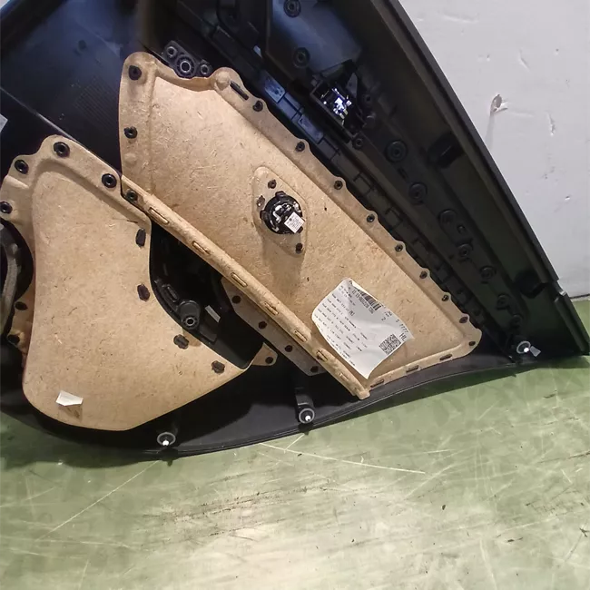 Pannello interno porta posteriore sinistro Tessuto nero titanio