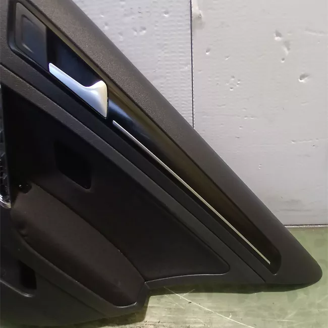 Pannello interno porta posteriore destro Tessuto nero titanio