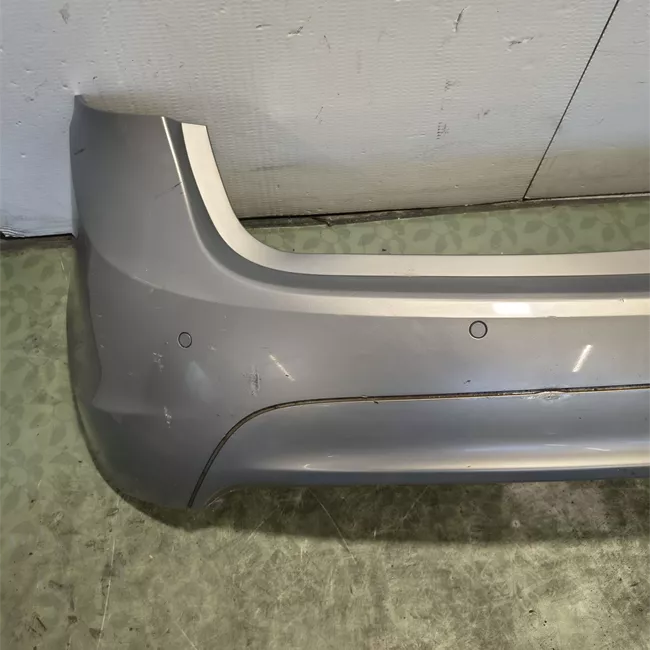 Paraurti posteriore con sensori parcheggio primer