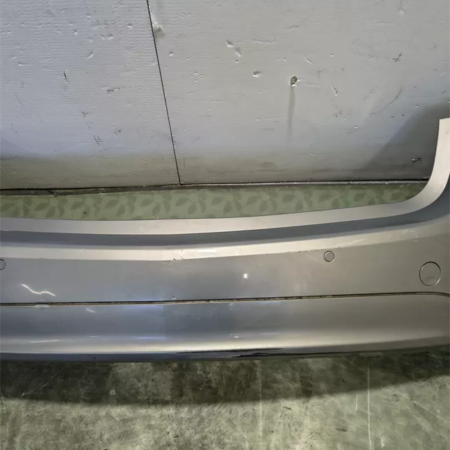 Paraurti posteriore con sensori parcheggio primer