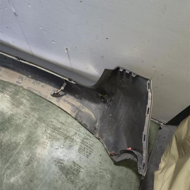 Paraurti posteriore con sensori parcheggio primer