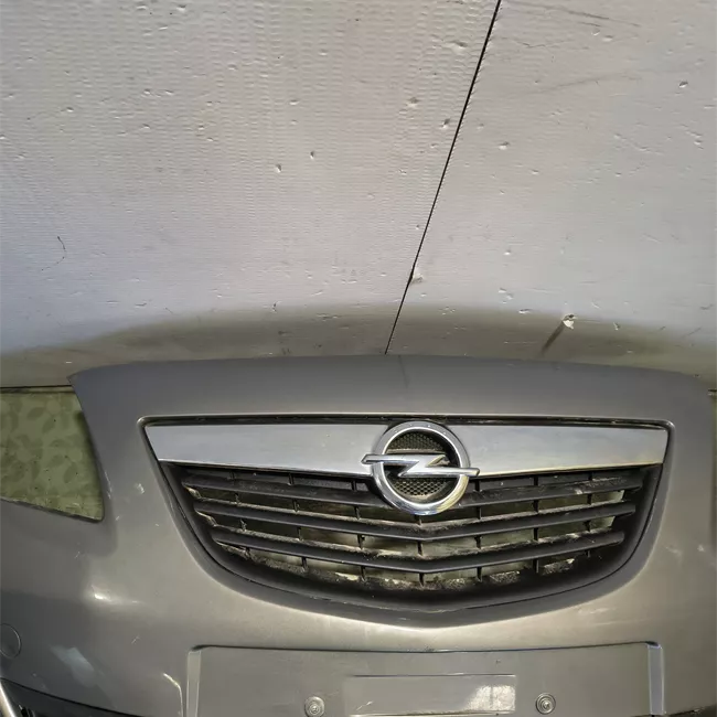 Paraurti anteriore con sensori parcheggio