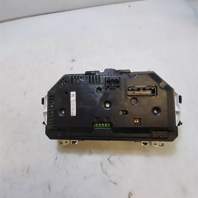 Quadro strumenti completo con cruise control