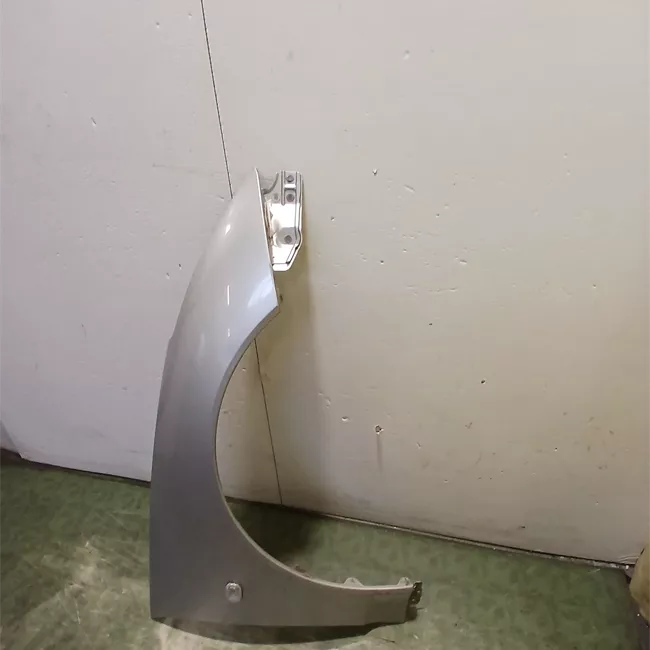 Parafango anteriore destro