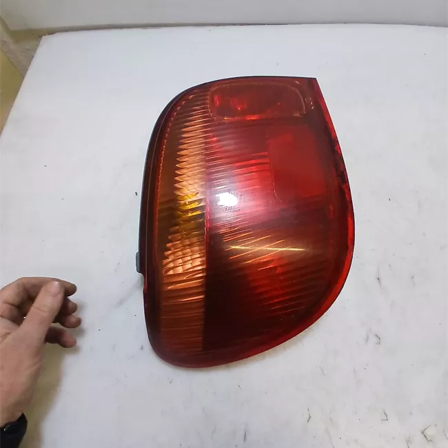 Fanale posteriore sinistro 08/99>12/02<