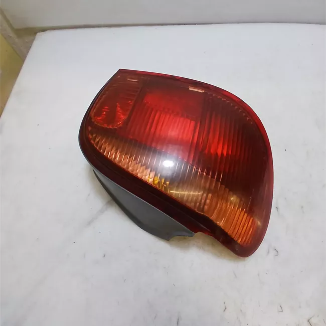 Fanale posteriore sinistro 08/99>12/02<