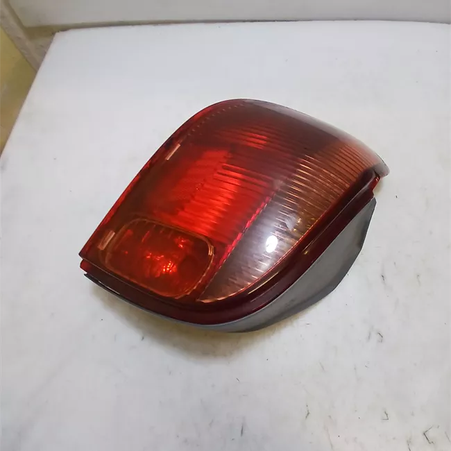 Fanale posteriore sinistro 08/99>12/02<