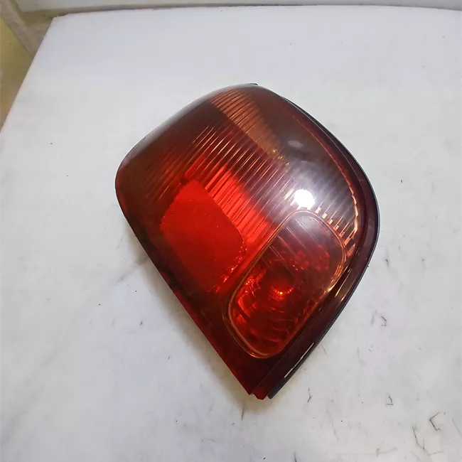 Fanale posteriore sinistro 08/99>12/02<