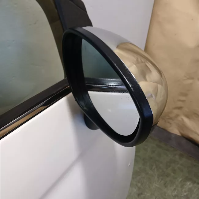 Porta anteriore destra