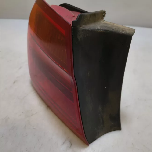 Fanale posteriore parte esterno sinistro