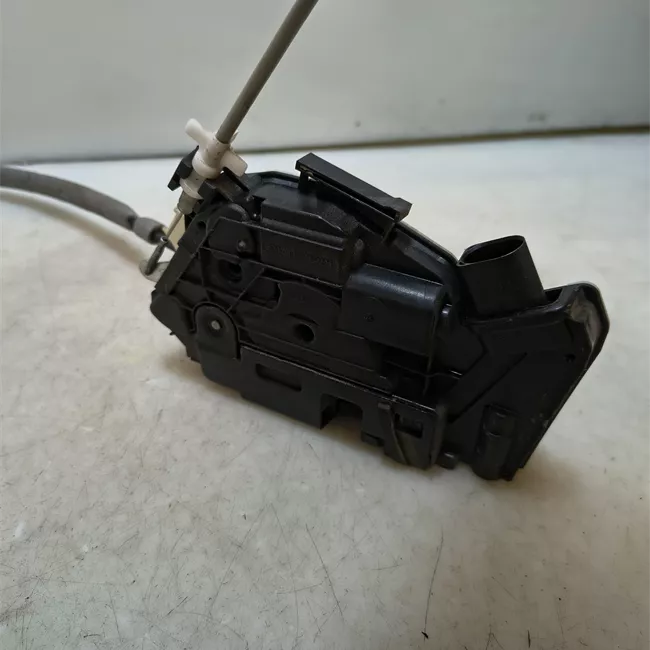 Serratura porta anteriore destra