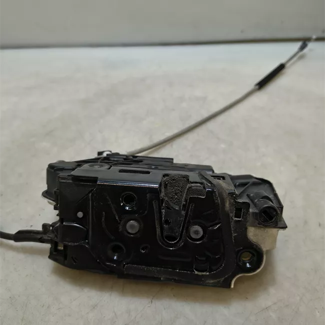 Serratura porta anteriore destra