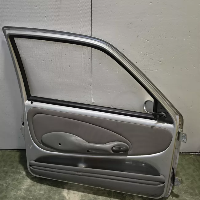 Porta anteriore sinistra