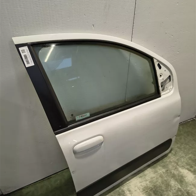 Porta anteriore destra con fasce paracolpi