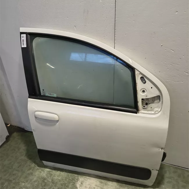 Porta anteriore destra con fasce paracolpi