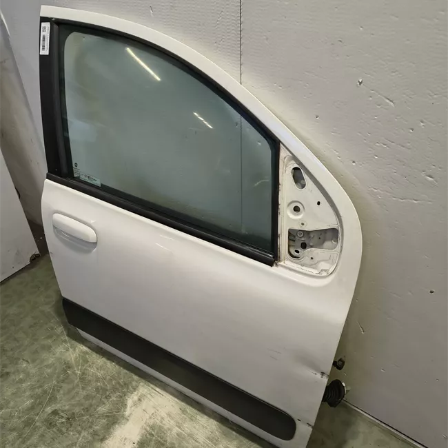 Porta anteriore destra con fasce paracolpi