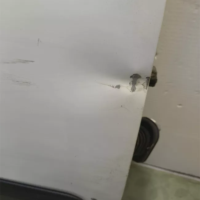 Porta anteriore destra con fasce paracolpi