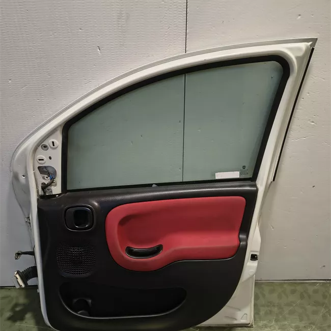 Porta anteriore destra con fasce paracolpi