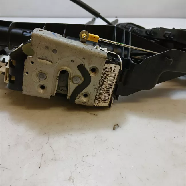 Serratura porta anteriore sinistra