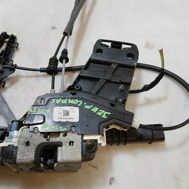 Serratura porta anteriore sinistra