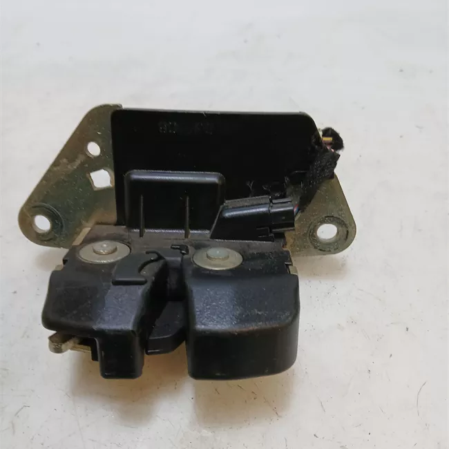 Serratura chiusura centralizzata portello posteriore