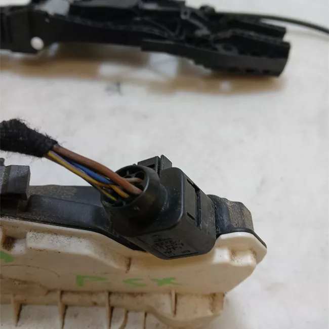 Serratura porta posteriore destra