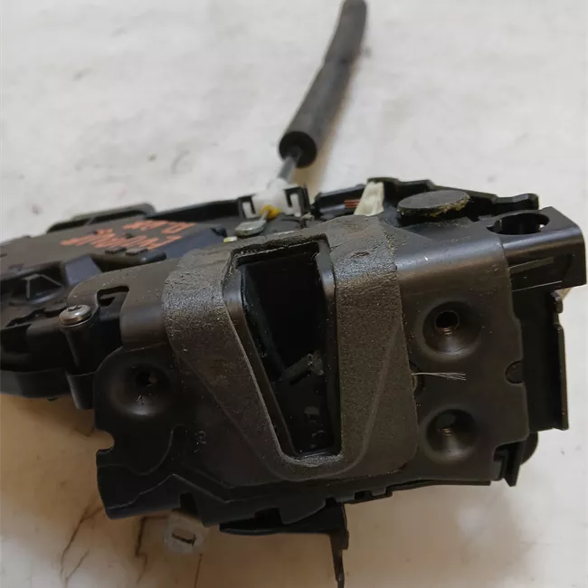 Serratura porta anteriore destra con sistema apertura/avv senza chiave