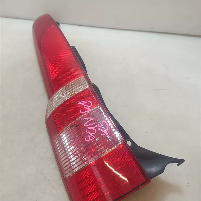 Fanale posteriore sinistro 11/04<