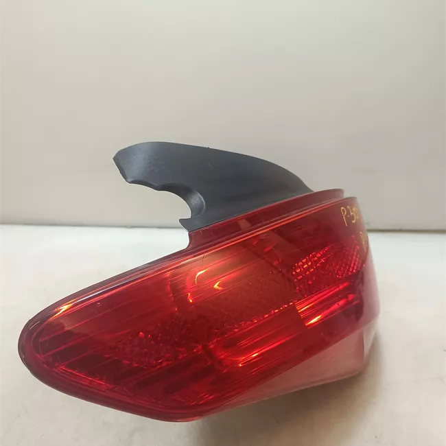 Fanale posteriore sinistro con 1 faro retromarcia