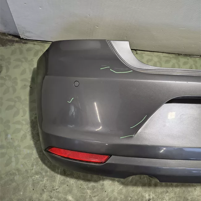 Paraurti posteriore con sensori parcheggio primer