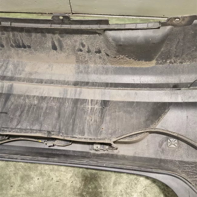 Paraurti posteriore con sensori parcheggio primer