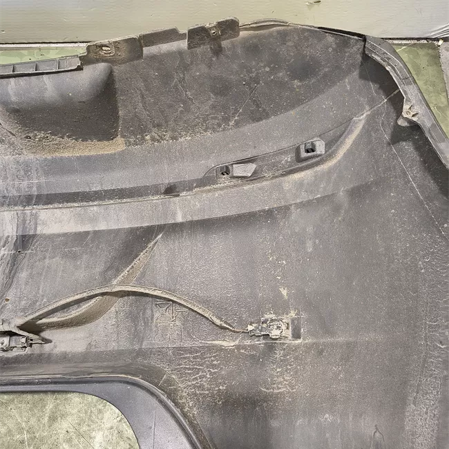 Paraurti posteriore con sensori parcheggio primer