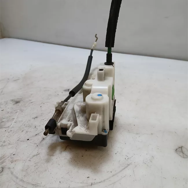 Serratura porta anteriore destra