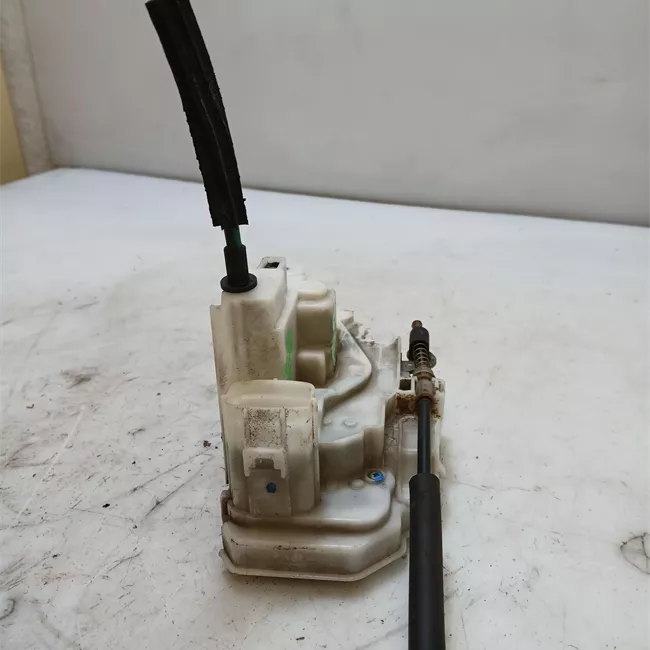 Serratura porta anteriore destra