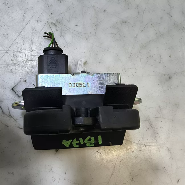 Serratura portello posteriore nero satinato