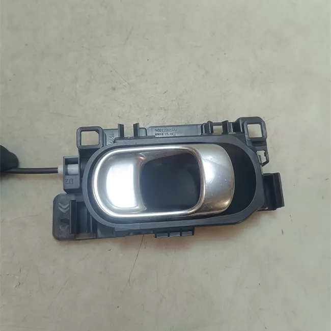 Serratura porta anteriore destra