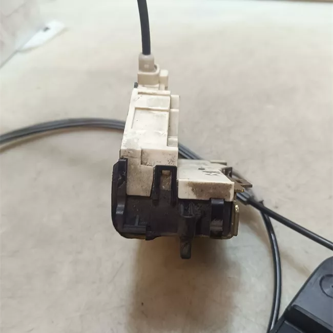 Serratura porta anteriore destra Superbloccaggio