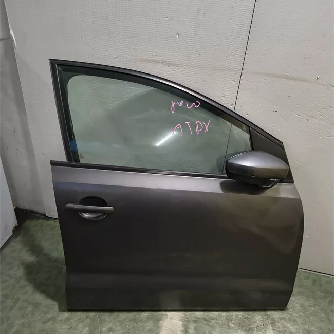 Porta anteriore destra