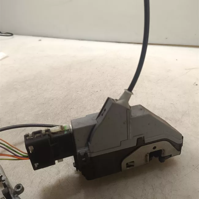 Serratura porta posteriore destra