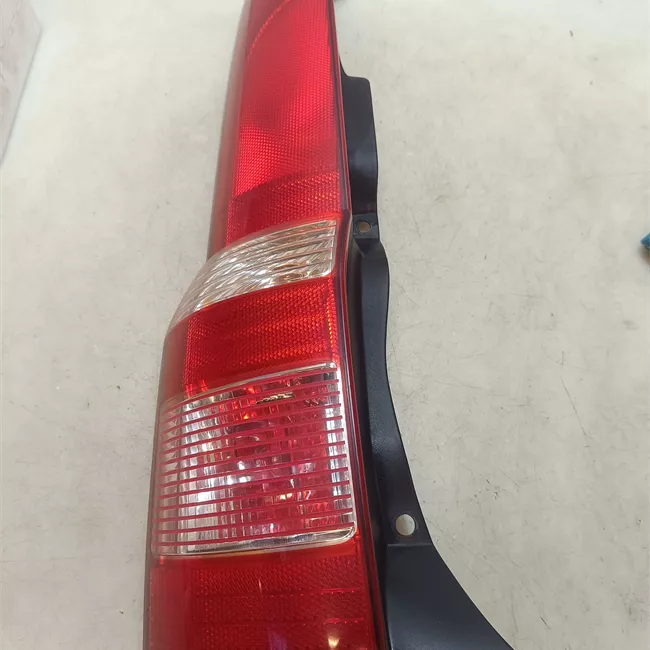 Fanale posteriore sinistro 11/04>