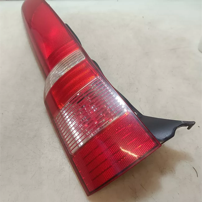 Fanale posteriore sinistro 11/04>