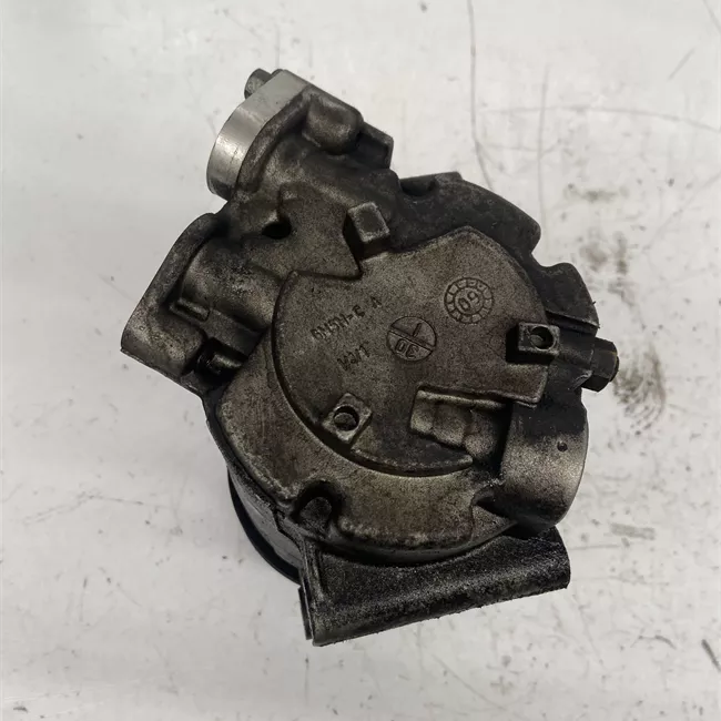 Compressore aria condizionata rotazionale