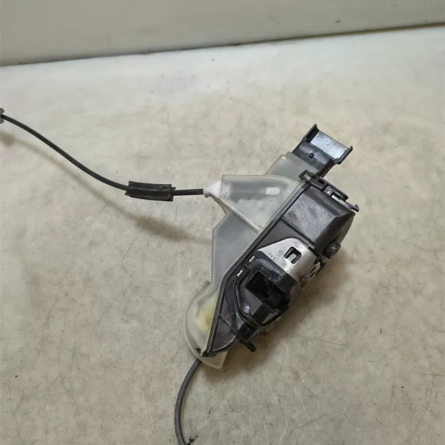 Serratura porta anteriore sinistra