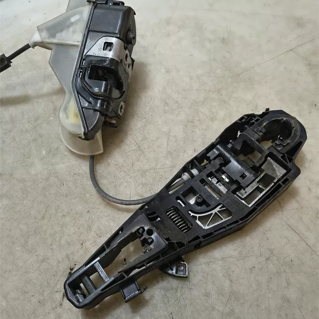 Serratura porta anteriore sinistra