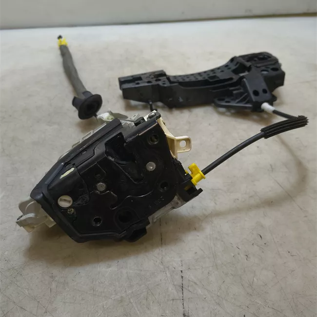 Serratura porta posteriore sinistra