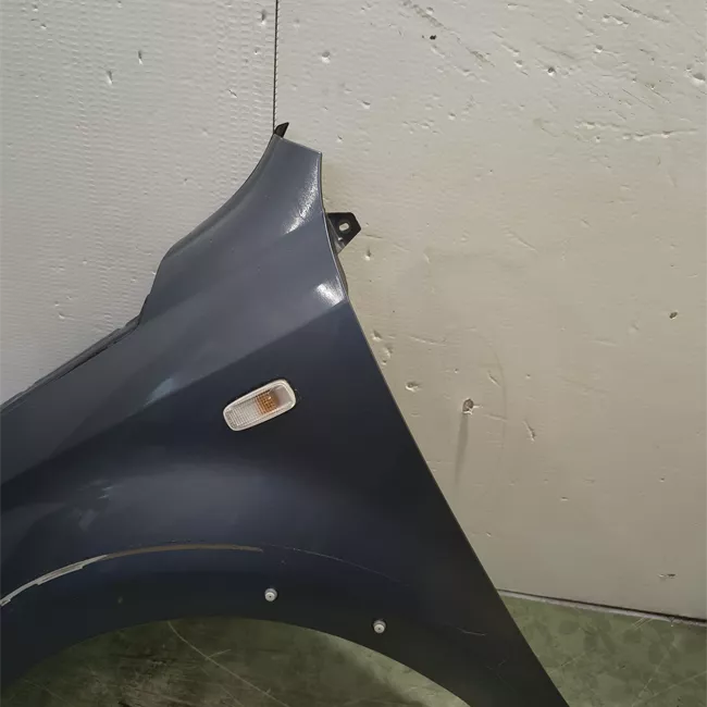 Parafango anteriore sinistro