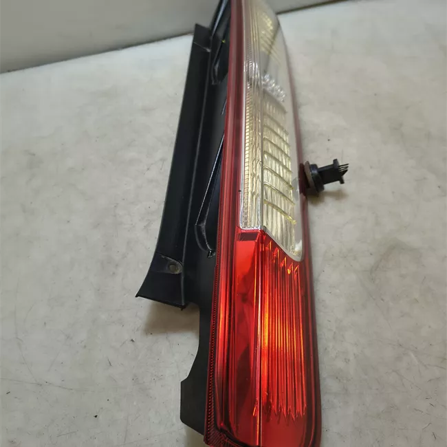 Fanale posteriore sinistro