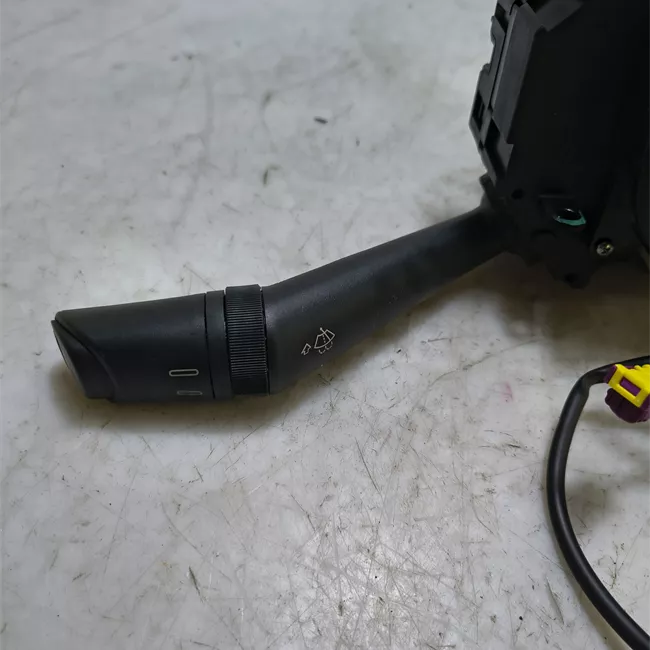 Devioguidasgancio comandi al volante nero