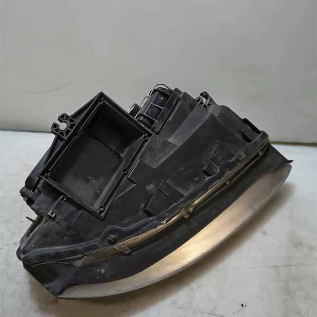 Proiettore sinistro regolazione altezza