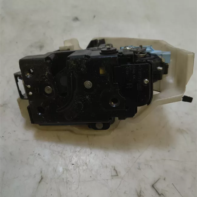 Serratura porta posteriore destra